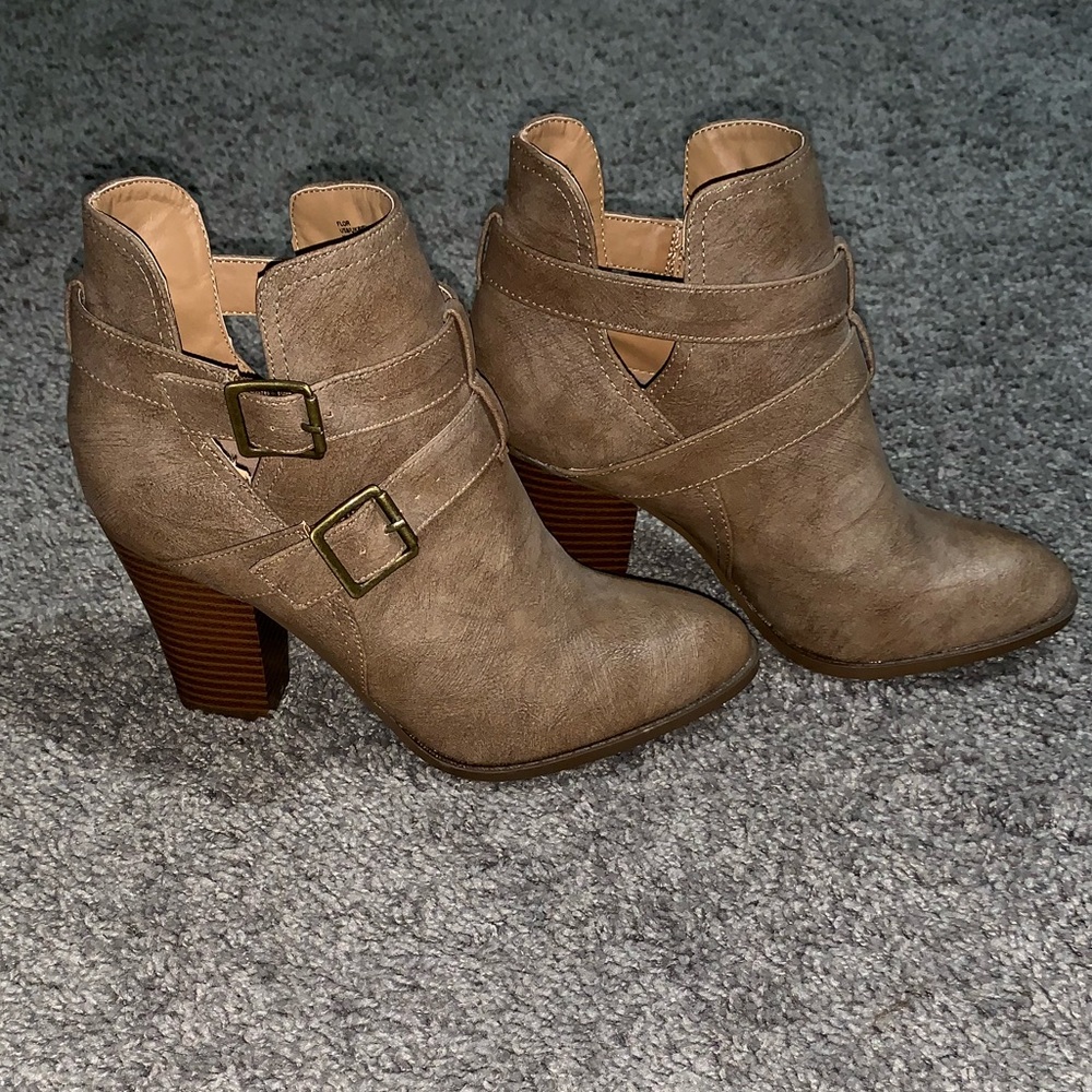 NWOT booties
